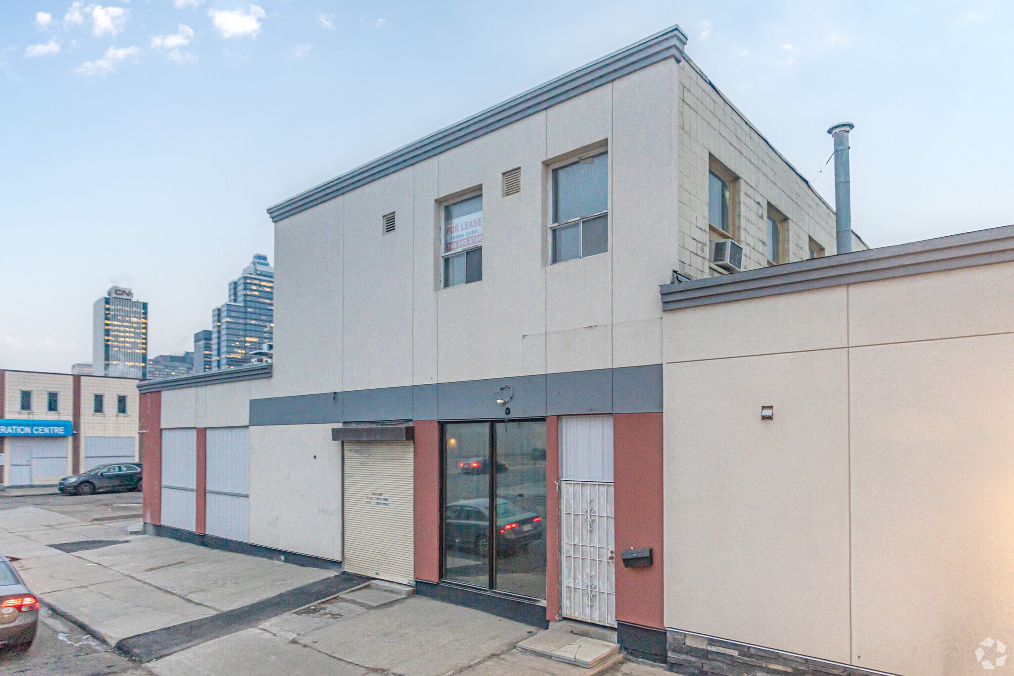 10712 98 St NW, Edmonton, AB for sale Primary Photo- Image 1 of 4