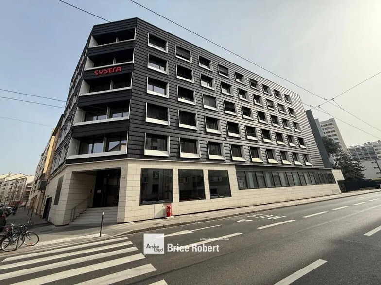 Office in Lyon for lease - Building Photo - Image 1 of 9