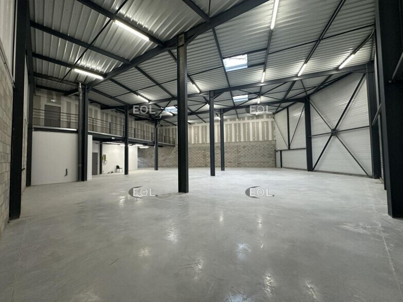 Flex dans Aubagne à louer - Photo du bâtiment - Image 3 de 12