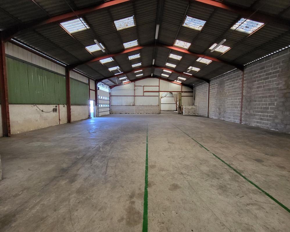 Industrial in Le Mans for lease Building Photo- Image 1 of 9