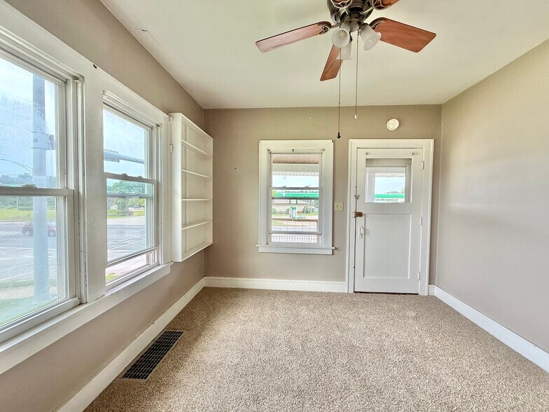 4529 11th St, Rock Island, IL à vendre - Photo du bâtiment - Image 3 de 20