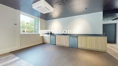 Office in Villeurbanne for lease Interior Photo- Image 2 of 12
