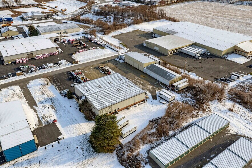 62 H and S Dr, Selinsgrove, PA à vendre - Photo du bâtiment - Image 3 de 28