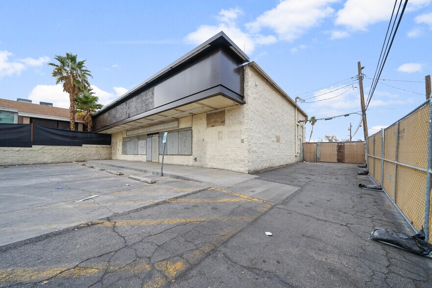 200 W Boston Ave, Las Vegas, NV à vendre - Photo du bâtiment - Image 2 de 5