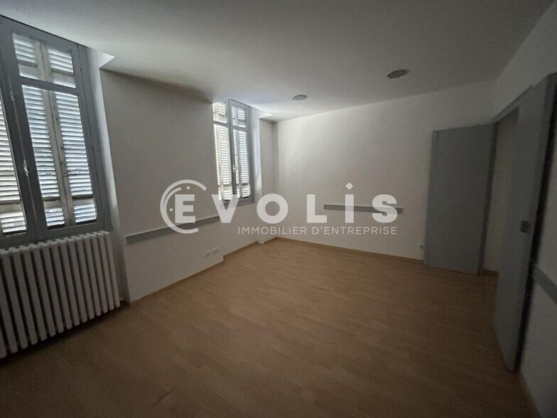 Office in Le Bouscat for sale - Interior Photo - Image 1 of 5
