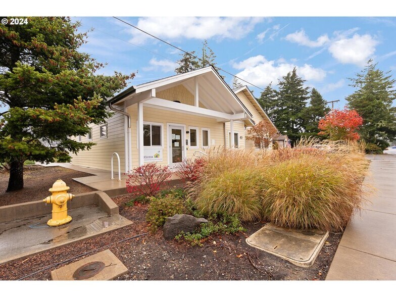 1445 8th St, Florence, OR à vendre - Photo du bâtiment - Image 2 de 17