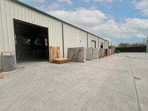 2950 Preston Ave, Pasadena, TX for lease Interior Photo- Image 1 of 5