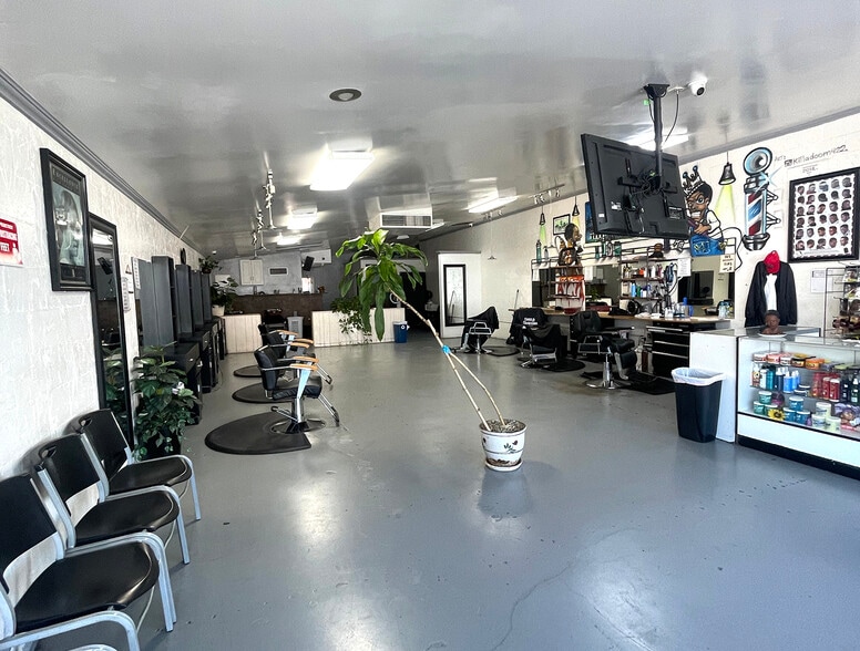 1032 E Compton Blvd, Compton, CA for sale - Building Photo - Image 3 of 8