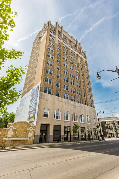 1109 Jackson St, Anderson, IN à vendre - Photo du bâtiment - Image 2 de 14