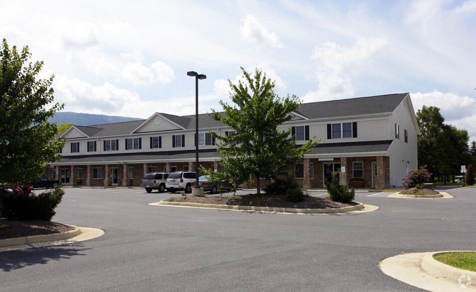 716-728 E Queen St, Strasburg, VA à vendre - Photo principale - Image 1 de 1