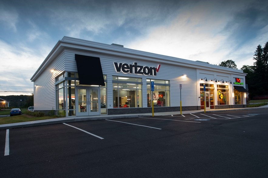 624 W Main St, Norwich, CT for lease - Building Photo - Image 3 of 7