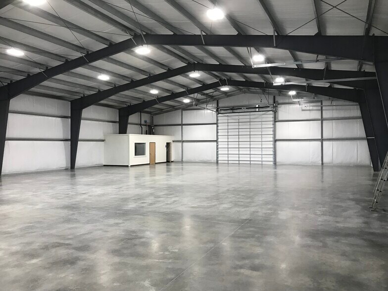 955 NW Noble Dr, Estacada, OR à vendre - Photo intérieure - Image 3 de 16