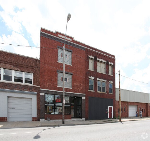 1921 E Truman Rd, Kansas City, MO à louer - Photo du bâtiment - Image 2 de 8