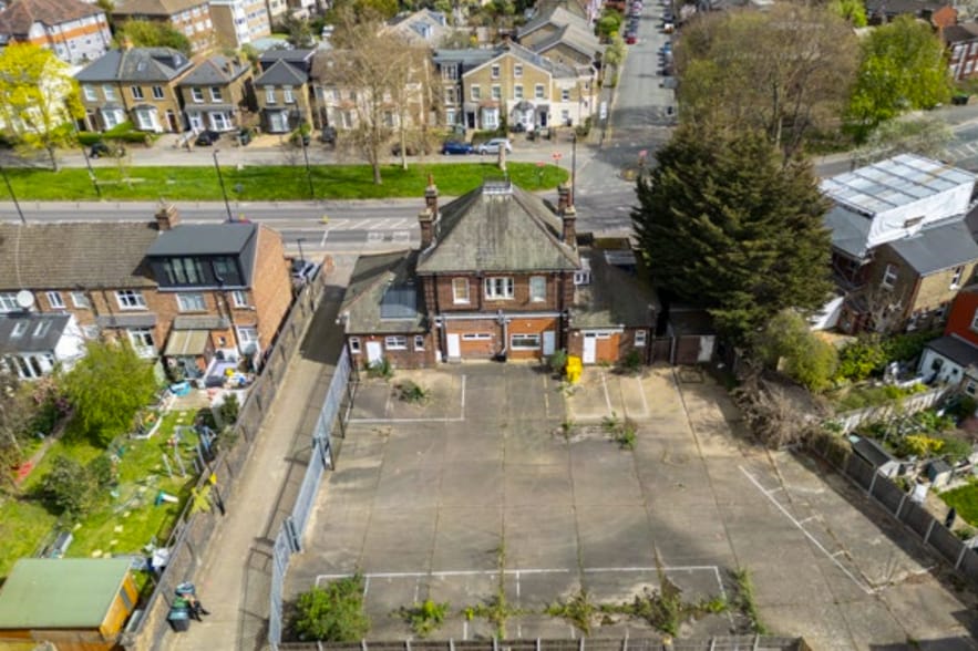 69a Bounds Green Rd, Londres à vendre - Photo du bâtiment - Image 3 de 7