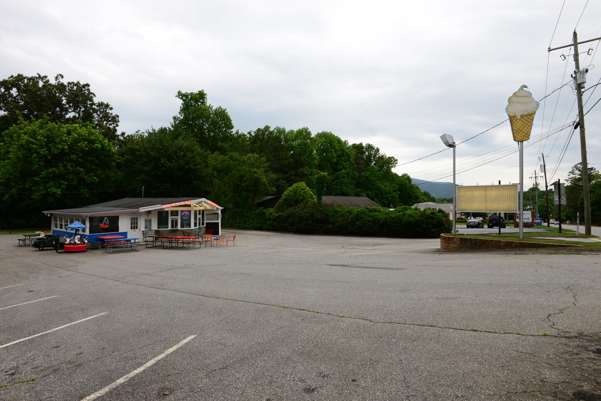 405 W State St, Black Mountain, NC à vendre Photo du bâtiment- Image 1 de 15