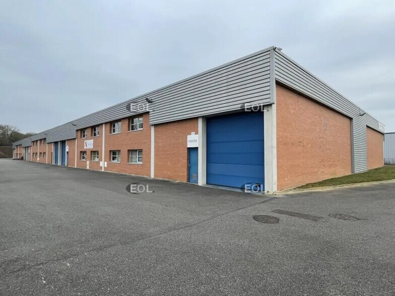 Flex in Chambly for lease - Building Photo - Image 1 of 6