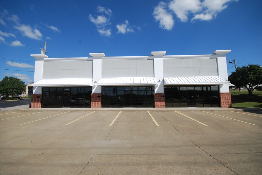 1932 Highway 45 Byp, Jackson, TN à louer - Photo du bâtiment - Image 2 de 32