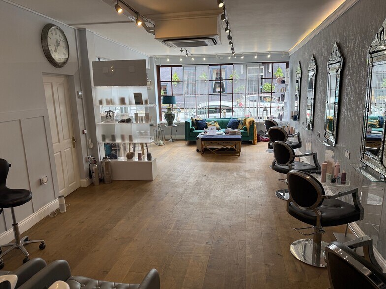 High St, Maidenhead à louer - Photo du bâtiment - Image 2 de 8