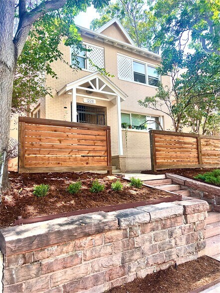 1228 N Corona St, Denver, CO à vendre - Photo du bâtiment - Image 1 de 6