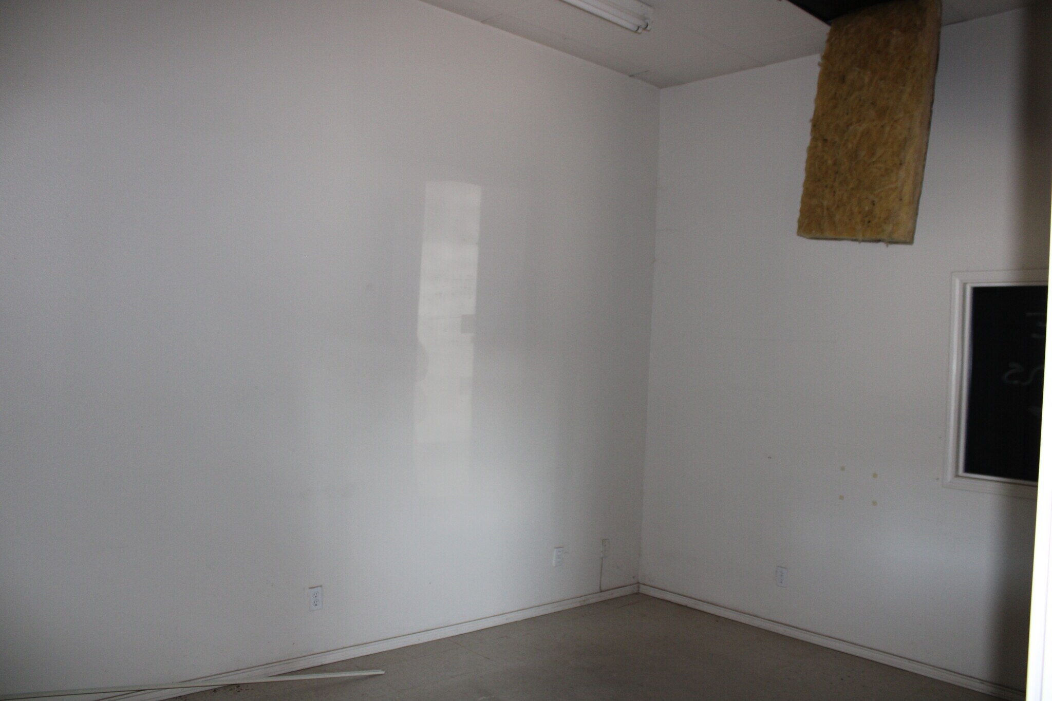 813-815 Hutchins Ave, Ballinger, TX for lease Interior Photo- Image 1 of 14