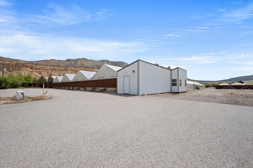 1041 N River Rd, Palisade, CO à vendre - Photo du bâtiment - Image 3 de 18