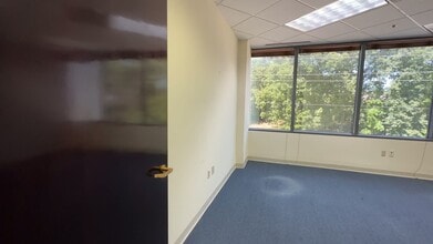 2265 Roswell Rd, Marietta, GA for lease - Commercial Listing Video