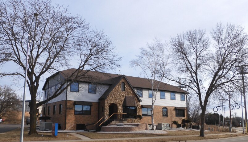 6302 Odana Rd, Madison, WI à louer - Photo du bâtiment - Image 2 de 8