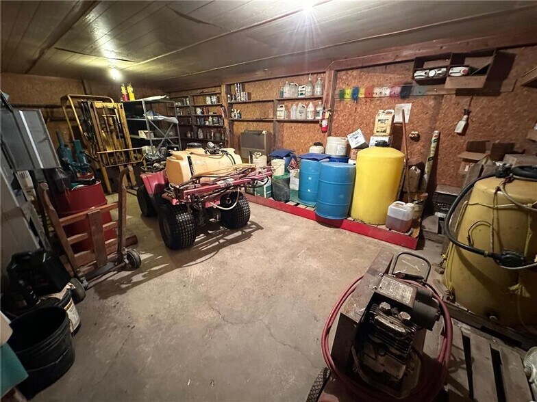 14 Railroad Ave N, Blomkest, MN à vendre - Photo intérieure - Image 3 de 6