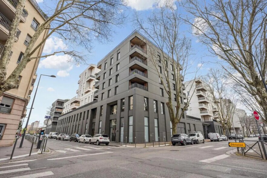 15-25 Rue Edouard Aynard, Villeurbanne à louer - Photo du bâtiment - Image 2 de 13