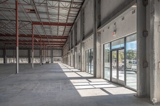 2323 Clear Lake City Blvd, Houston, TX for lease Interior Photo- Image 2 of 10