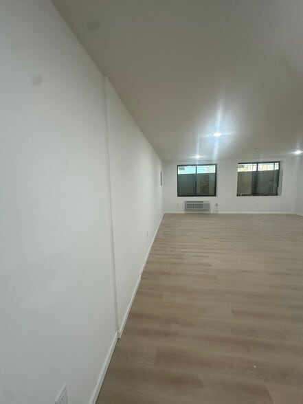 947 College Ave, Bronx, NY for lease - Building Photo - Image 3 of 5