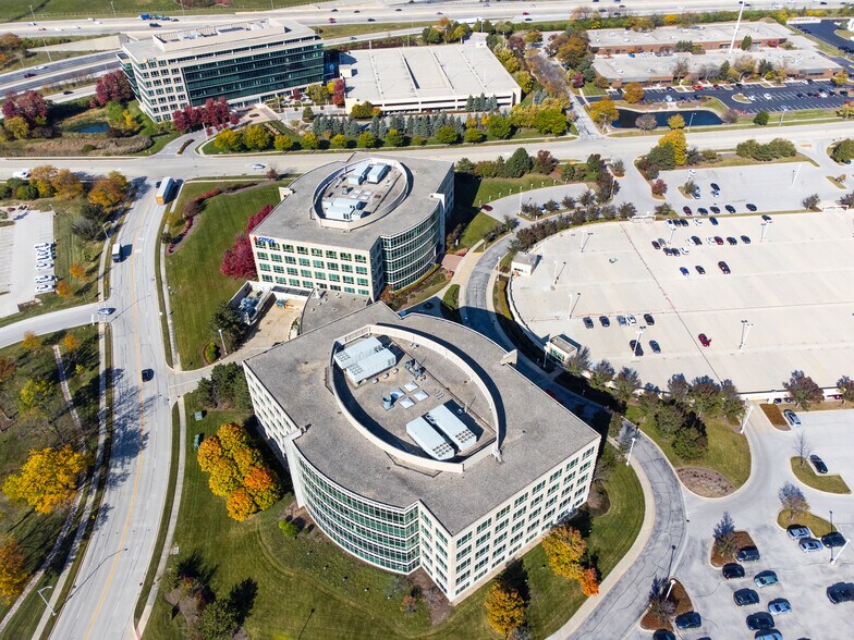 2651 Warrenville Rd, Downers Grove, IL à louer - Aérien - Image 3 de 7