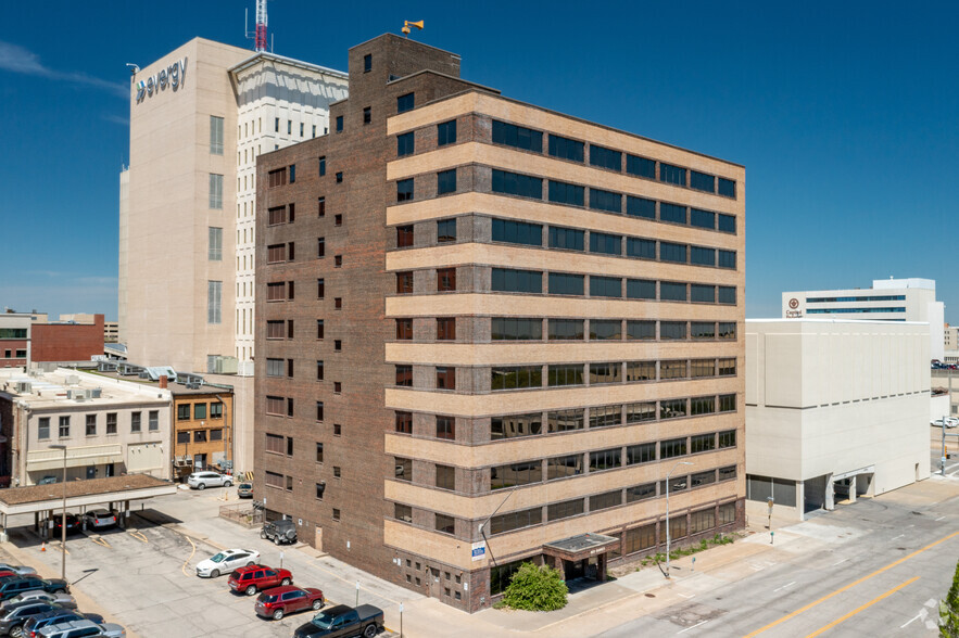 823 SE Quincy St, Topeka, KS for lease - Building Photo - Image 1 of 6