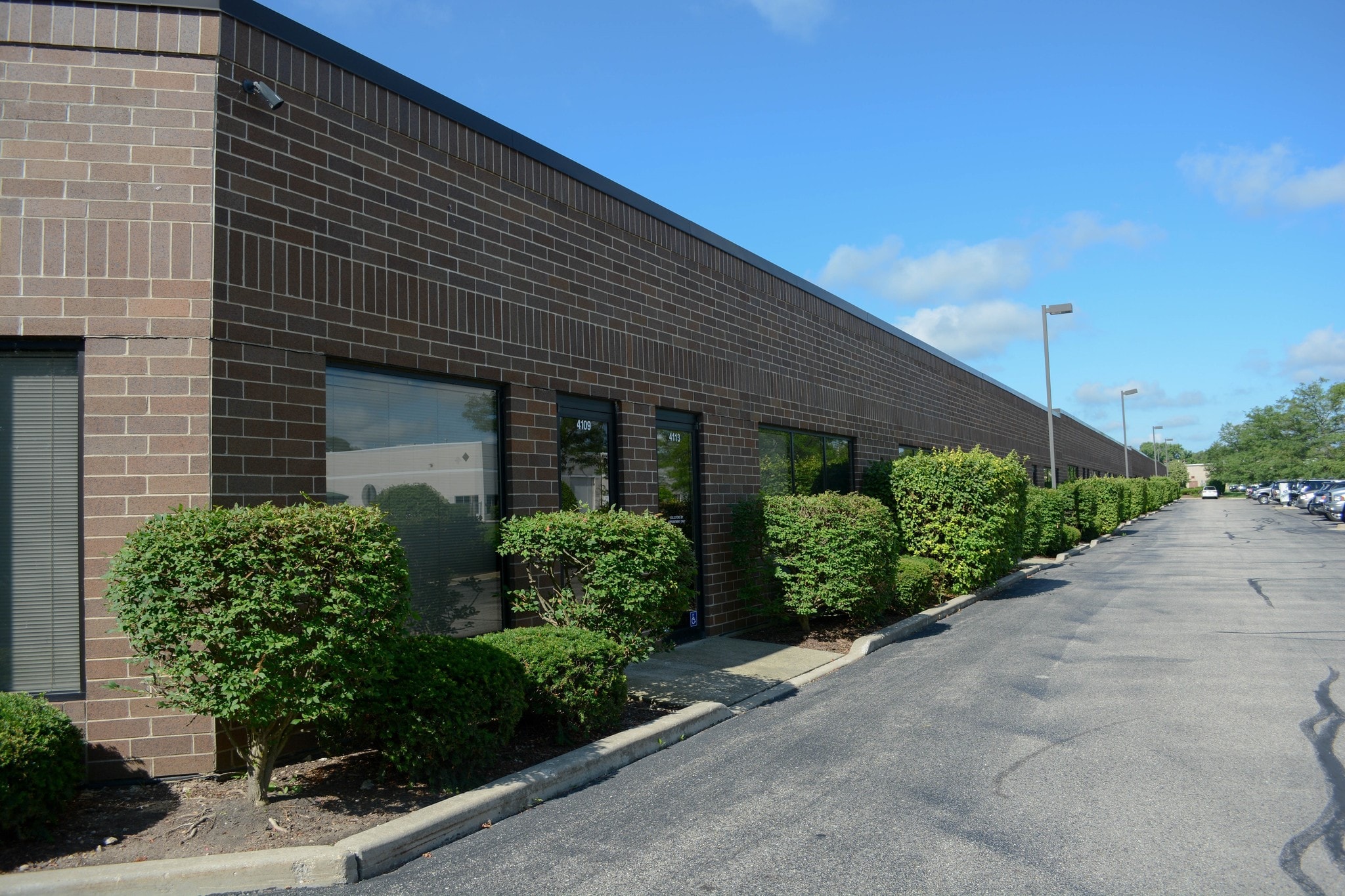 4109-4161 W Orleans St, McHenry, IL for lease Primary Photo- Image 1 of 4