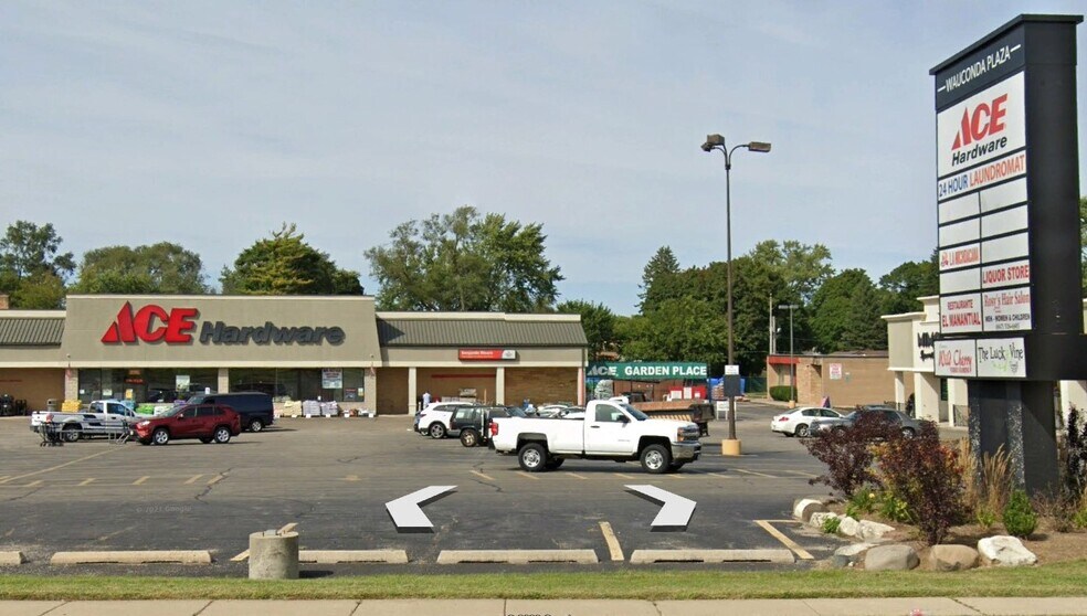 415-461 E Liberty St, Wauconda, IL for lease - Building Photo - Image 2 of 4