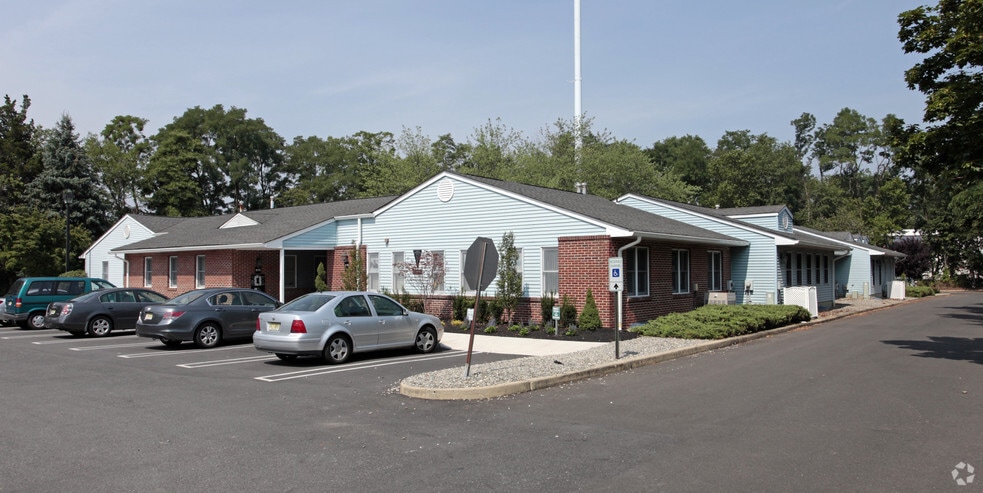 573-577 Cranbury-south River Rd, East Brunswick, NJ for lease - Building Photo - Image 2 of 7