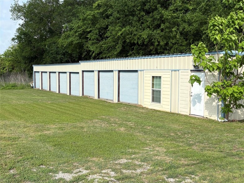 373 Industrial Blvd, Point, TX à vendre - Photo du bâtiment - Image 3 de 12