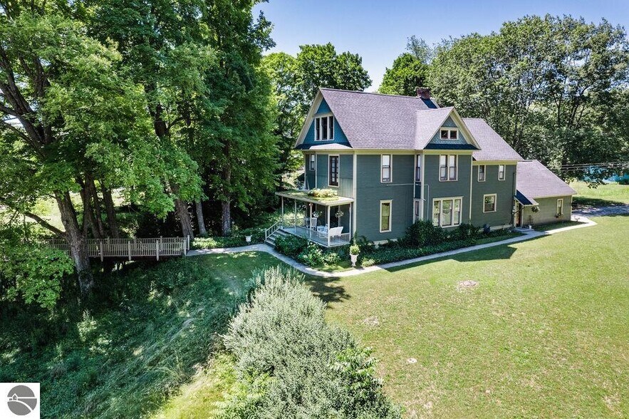 2287 S Main St, Central Lake, MI à vendre - Photo du bâtiment - Image 3 de 43