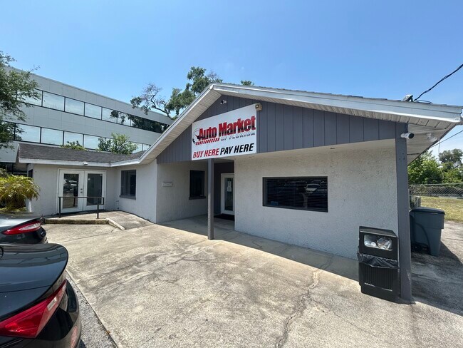 Plus de détails pour 690 N Semoran Blvd, Orlando, FL - Bureau à louer