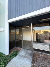 2521 W La Palma Ave, Anaheim, CA à louer Photo du bâtiment- Image 2 de 8