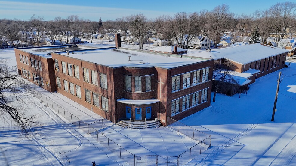 26123 McDonald St, Dearborn Heights, MI for sale - Building Photo - Image 3 of 11
