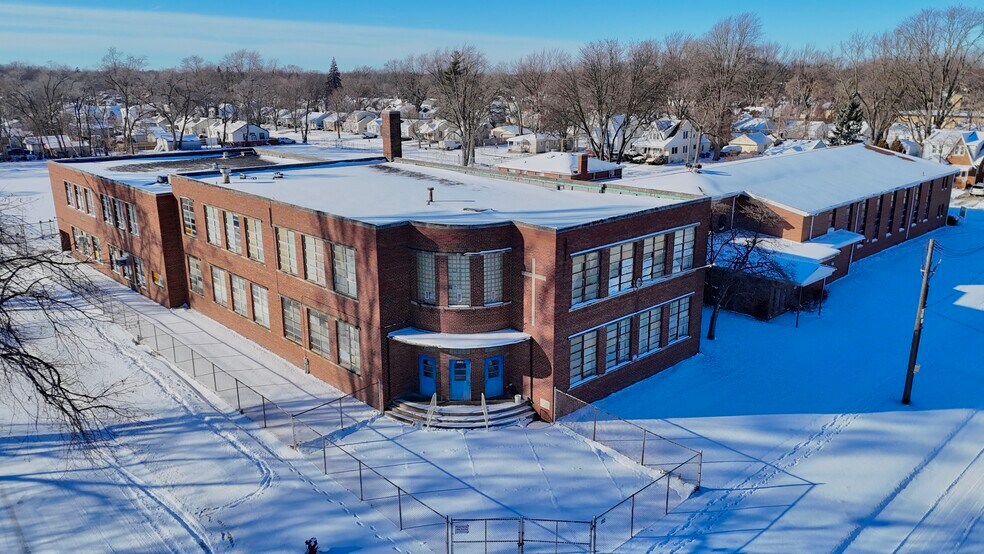 26123 McDonald St, Dearborn Heights, MI à vendre - Photo du bâtiment - Image 3 de 11