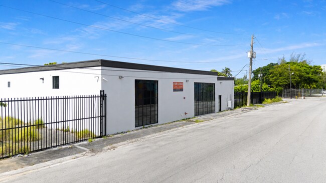 Plus de détails pour 80 NW 72nd St, Miami, FL - Commerce de détail à louer