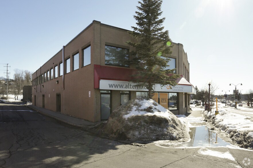 210 Centrum Blvd, Ottawa, ON à louer - Photo du bâtiment - Image 2 de 6