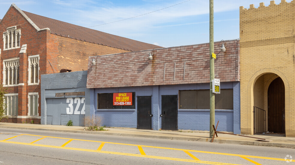 312-322 W 7 Mile Rd, Detroit, MI à louer - Photo du bâtiment - Image 3 de 4