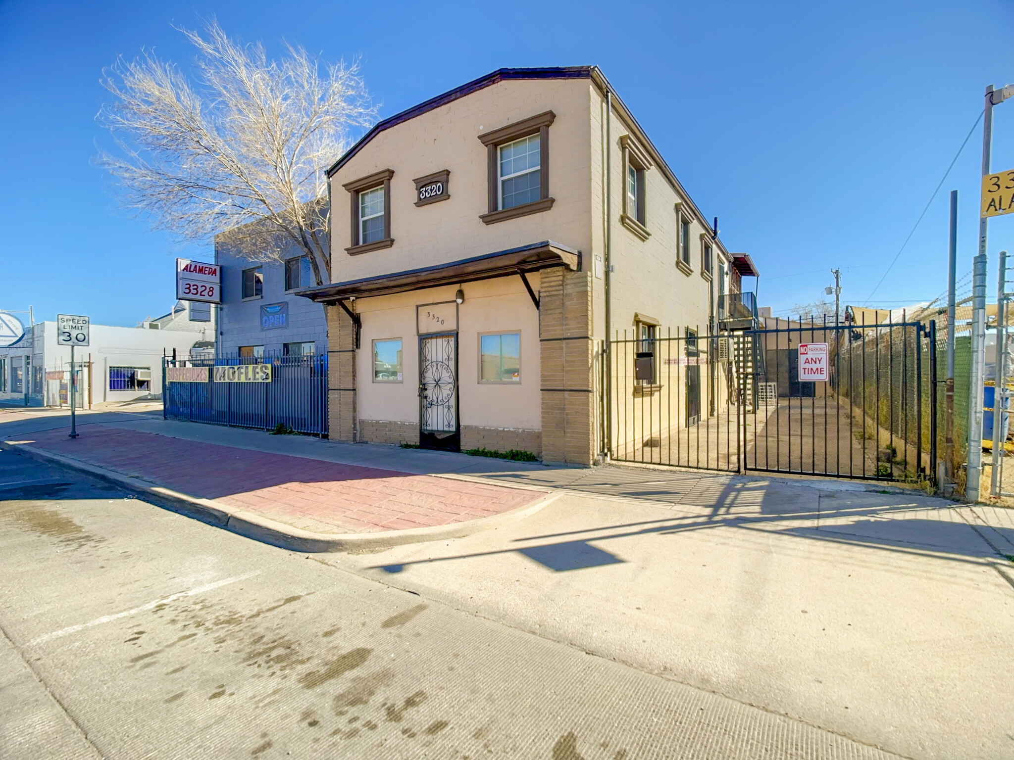 3320 Alameda Ave, El Paso, TX à louer Photo principale- Image 1 de 17