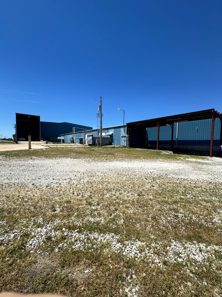 1301 Industrial Park Rd, Mountain Grove, MO à louer - Photo du bâtiment - Image 3 de 24