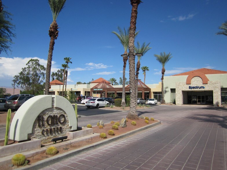 440 S El Cielo Rd, Palm Springs, CA à louer - Photo du bâtiment - Image 2 de 3