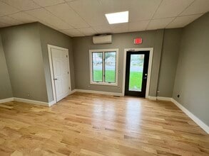 10200 Main Rd, Mattituck, NY for lease Interior Photo- Image 1 of 6