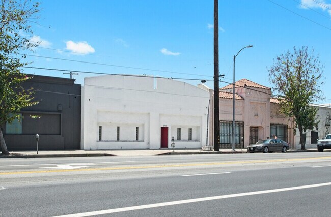 More details for 6910-6912 Santa Monica Blvd, Los Angeles, CA - Office for Sale